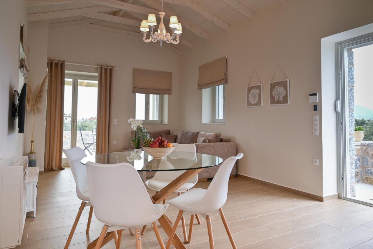 Efmar Exclusive Residences Gytheio Quarto foto